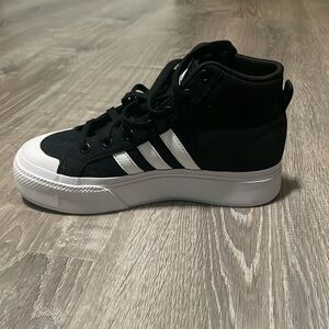 Adidas Bravada 2.0 Mid Platform Sneakers NIB size 6